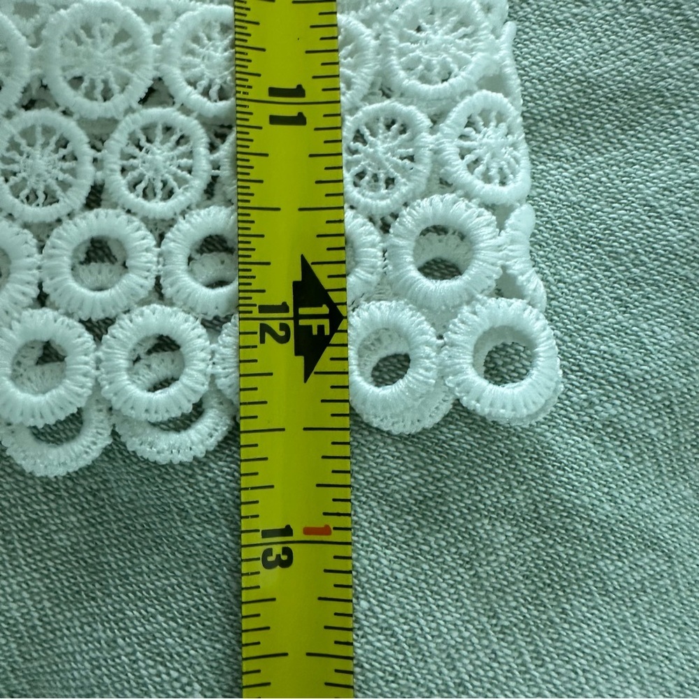 Alexis Women’s White Lace Micro Shorts Size XS - Picture 6 of 6